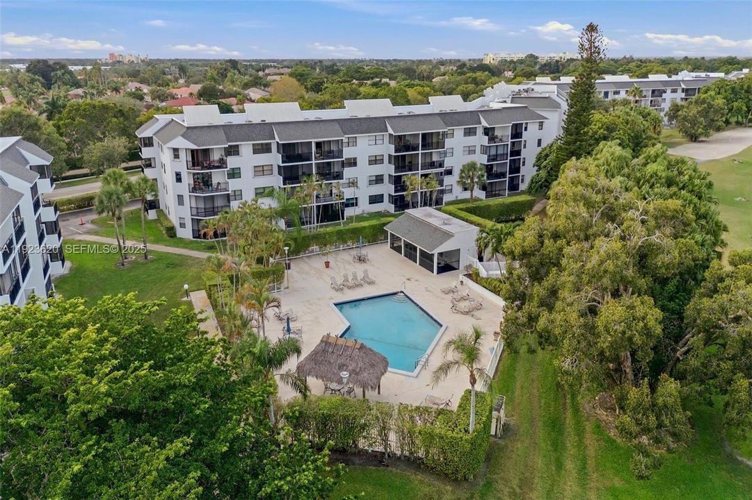 For Sale: $320,000 (2 beds, 2 baths, 1292 Square Feet)