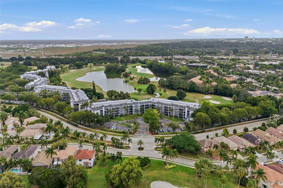 For Sale: $320,000 (2 beds, 2 baths, 1292 Square Feet)