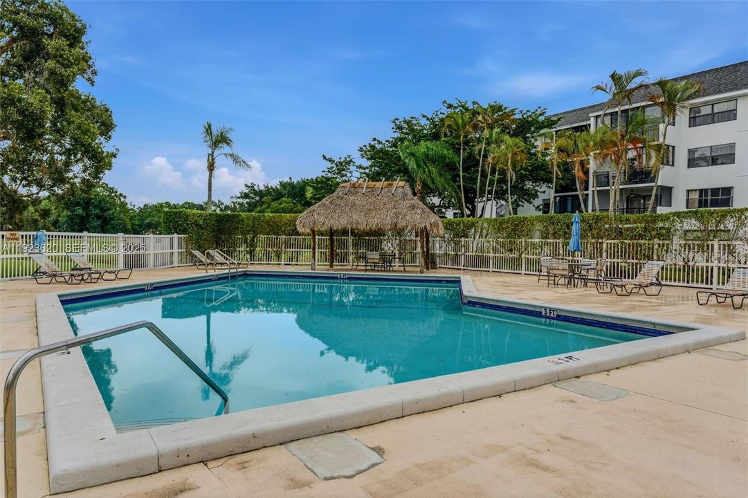 For Sale: $320,000 (2 beds, 2 baths, 1292 Square Feet)