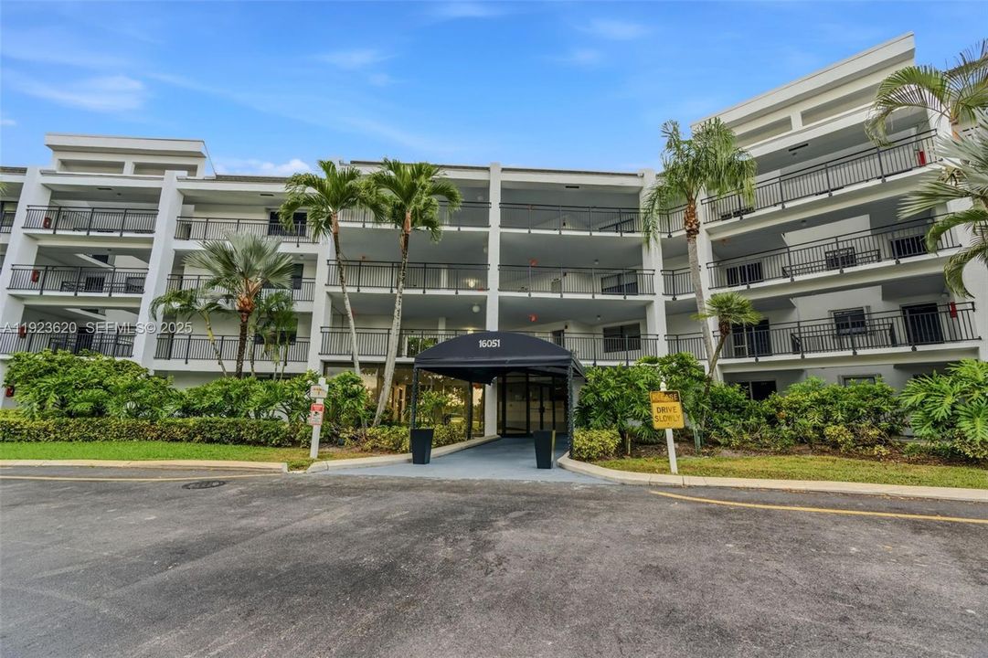 For Sale: $320,000 (2 beds, 2 baths, 1292 Square Feet)