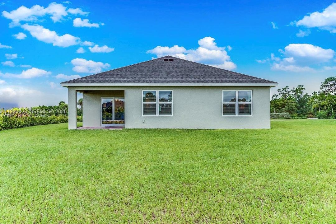 For Rent: $2,500 (4 beds, 2 baths, 1828 Square Feet)