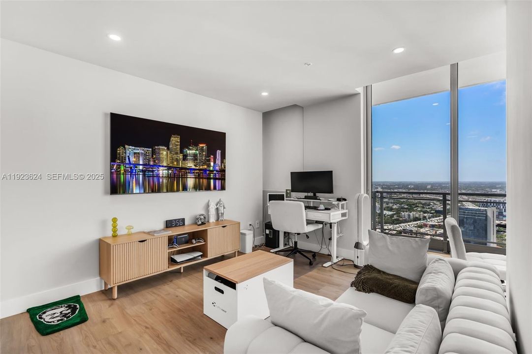 For Sale: $2,750,000 (3 beds, 3 baths, 2289 Square Feet)