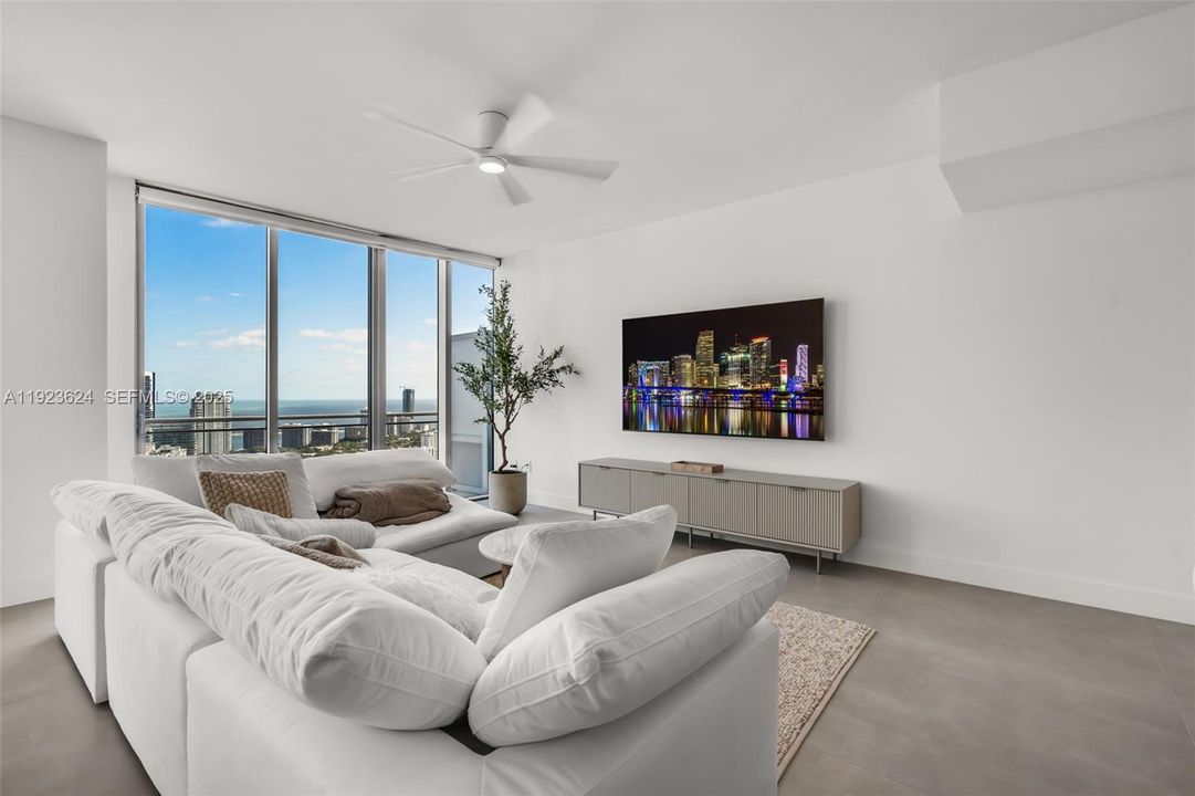 For Sale: $2,750,000 (3 beds, 3 baths, 2289 Square Feet)