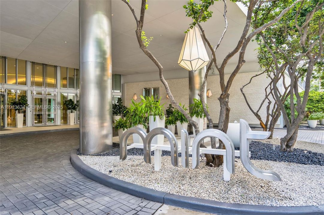 For Sale: $2,750,000 (3 beds, 3 baths, 2289 Square Feet)