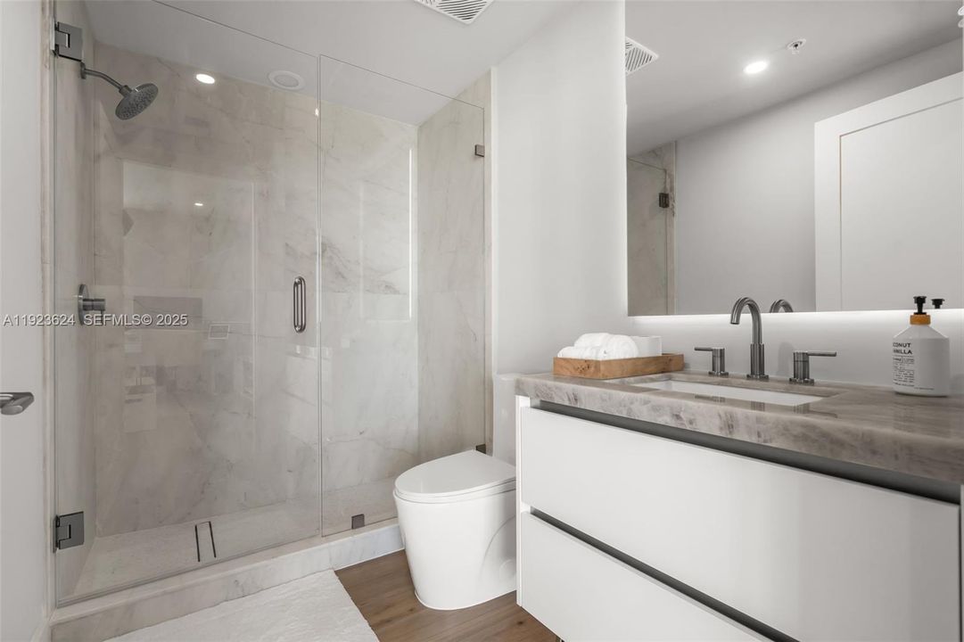 For Sale: $2,750,000 (3 beds, 3 baths, 2289 Square Feet)