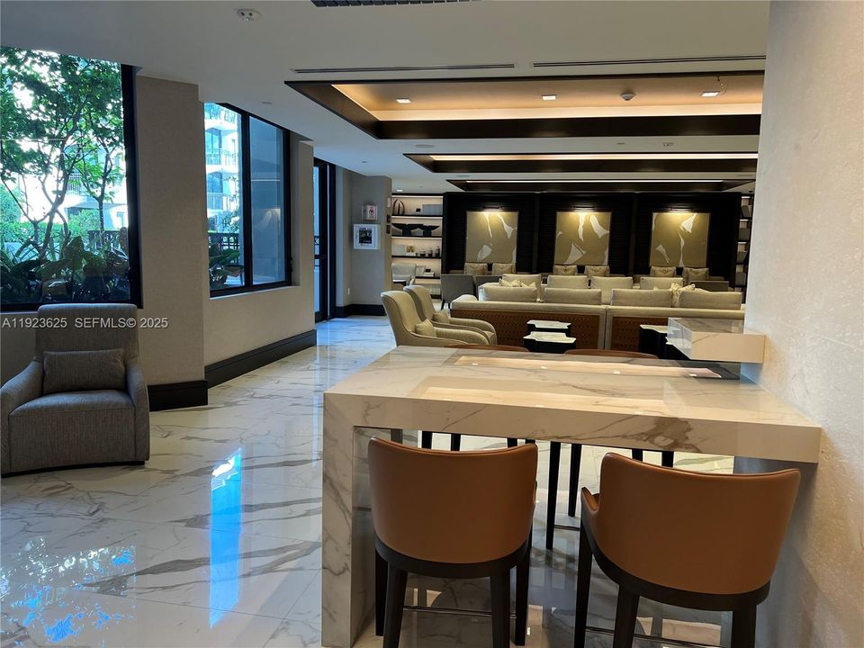 For Rent: $3,600 (1 beds, 1 baths, 709 Square Feet)