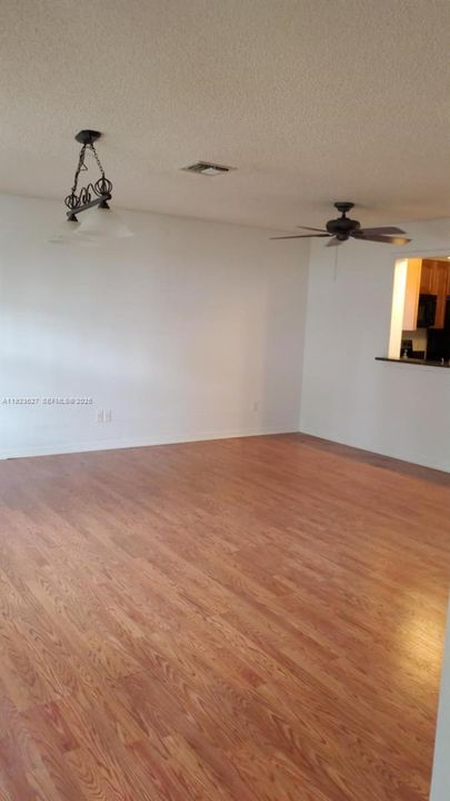 В аренду: $2,450 (3 спален, 2 ванн, 1485 Квадратных фут)