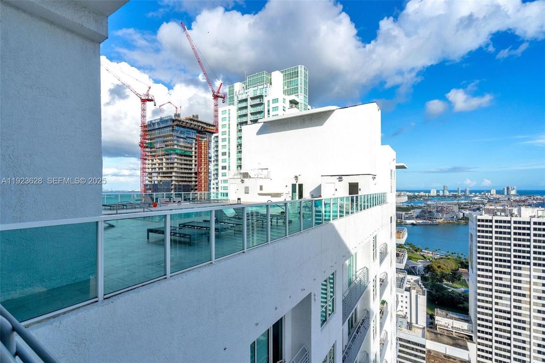 For Sale: $349,000 (1 beds, 1 baths, 620 Square Feet)