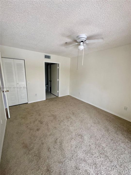 For Sale: $245,000 (3 beds, 2 baths, 1084 Square Feet)