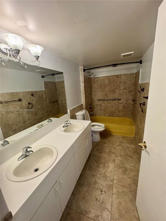 For Sale: $245,000 (3 beds, 2 baths, 1084 Square Feet)