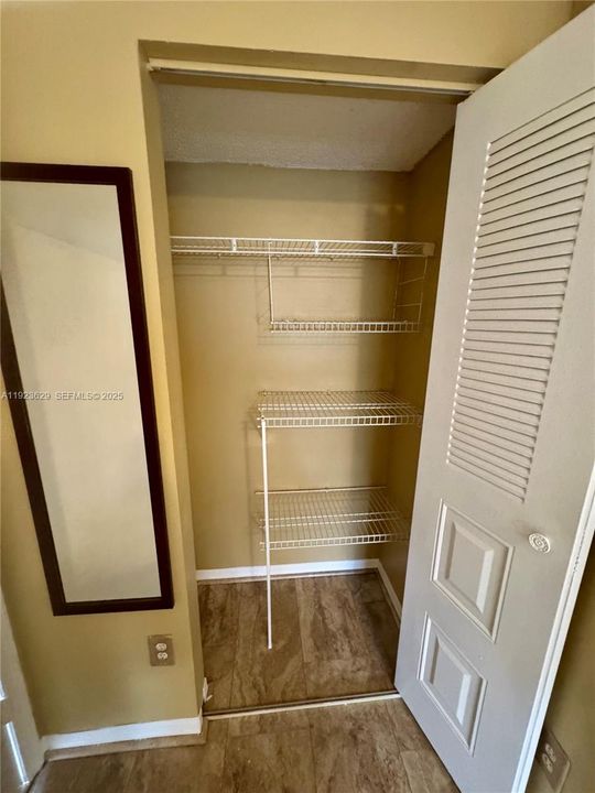 For Sale: $245,000 (3 beds, 2 baths, 1084 Square Feet)