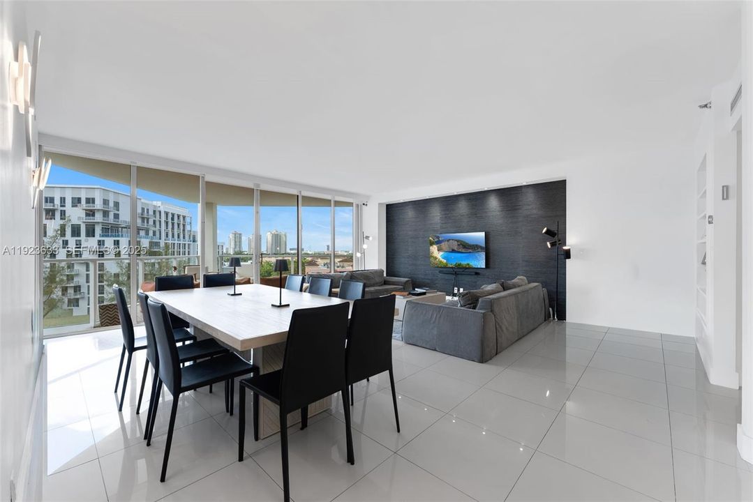 En Venta: $1,250,000 (4 camas, 3 baños, 2360 Pies cuadrados)