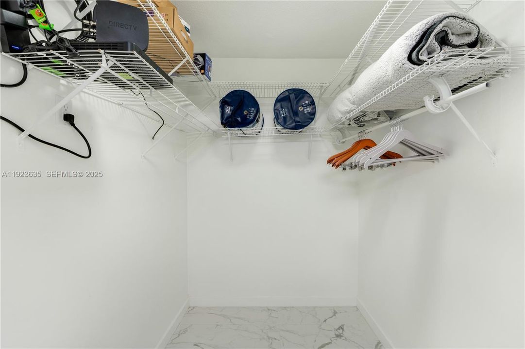 出租: $4,650 (2 贝兹, 2 浴室, 1560 平方英尺)