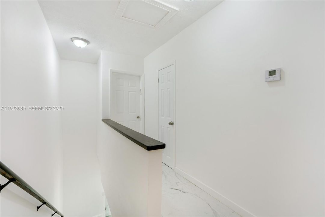 出租: $4,650 (2 贝兹, 2 浴室, 1560 平方英尺)