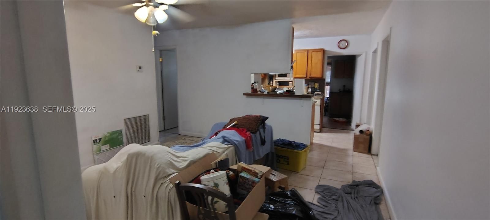 Active With Contract: $289,000 (2 beds, 1 baths, 1010 Square Feet)