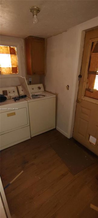 Active With Contract: $289,000 (2 beds, 1 baths, 1010 Square Feet)