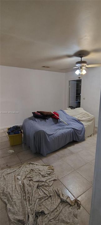 Active With Contract: $289,000 (2 beds, 1 baths, 1010 Square Feet)