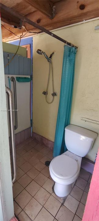 Active With Contract: $289,000 (2 beds, 1 baths, 1010 Square Feet)