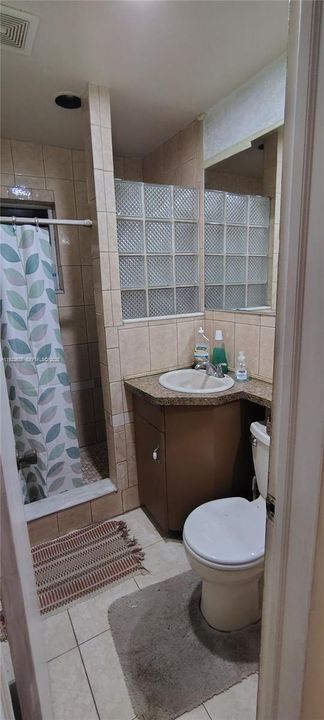 Active With Contract: $289,000 (2 beds, 1 baths, 1010 Square Feet)