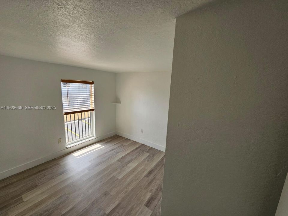 For Rent: $2,100 (2 beds, 1 baths, 631 Square Feet)
