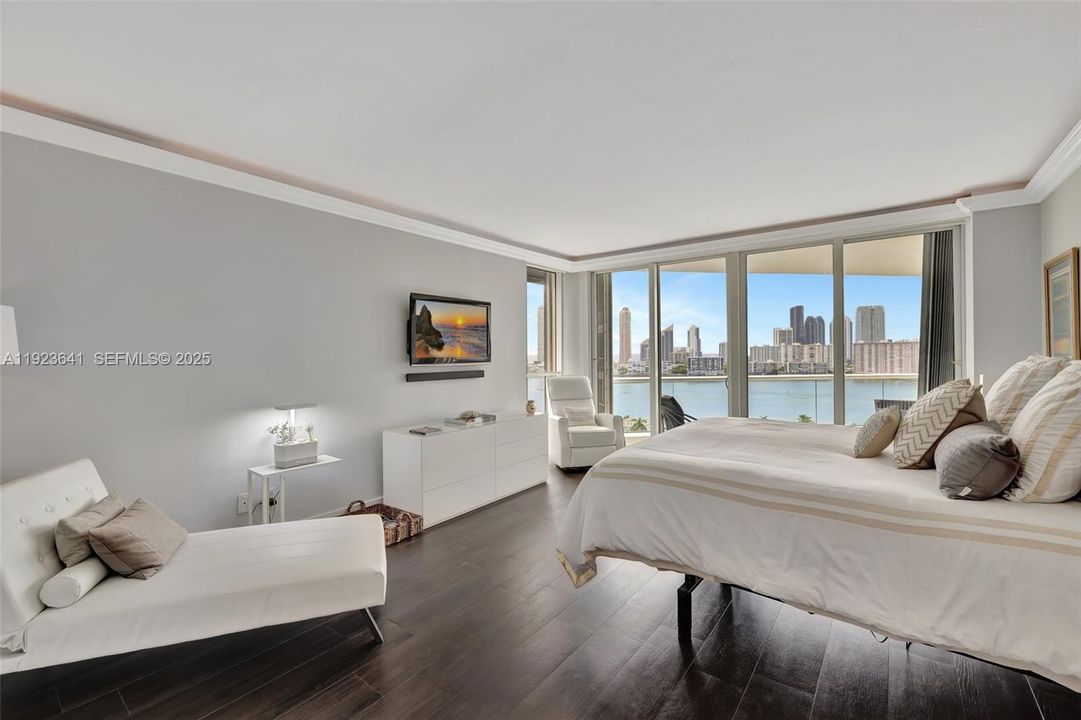 待售: $1,399,000 (2 贝兹, 2 浴室, 2070 平方英尺)