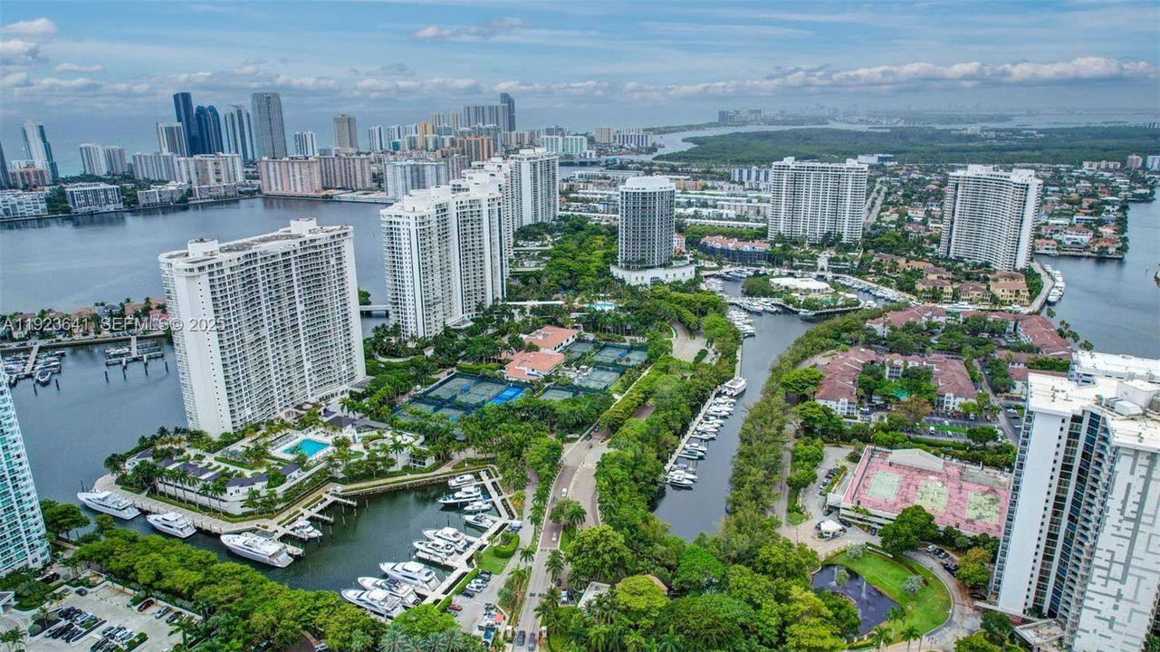 待售: $1,399,000 (2 贝兹, 2 浴室, 2070 平方英尺)