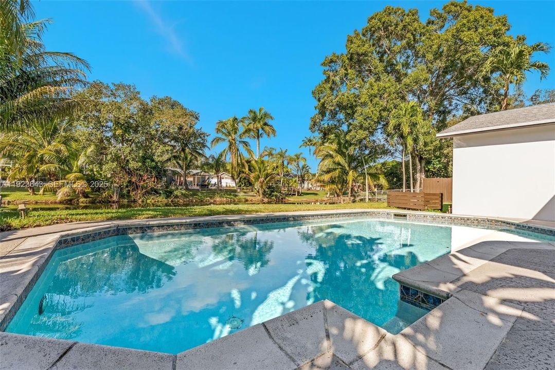 For Sale: $779,000 (3 beds, 2 baths, 1824 Square Feet)