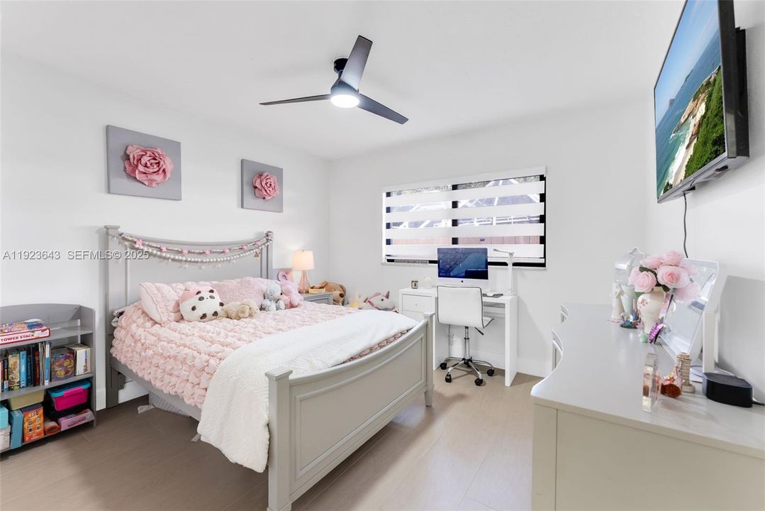 For Sale: $779,000 (3 beds, 2 baths, 1824 Square Feet)