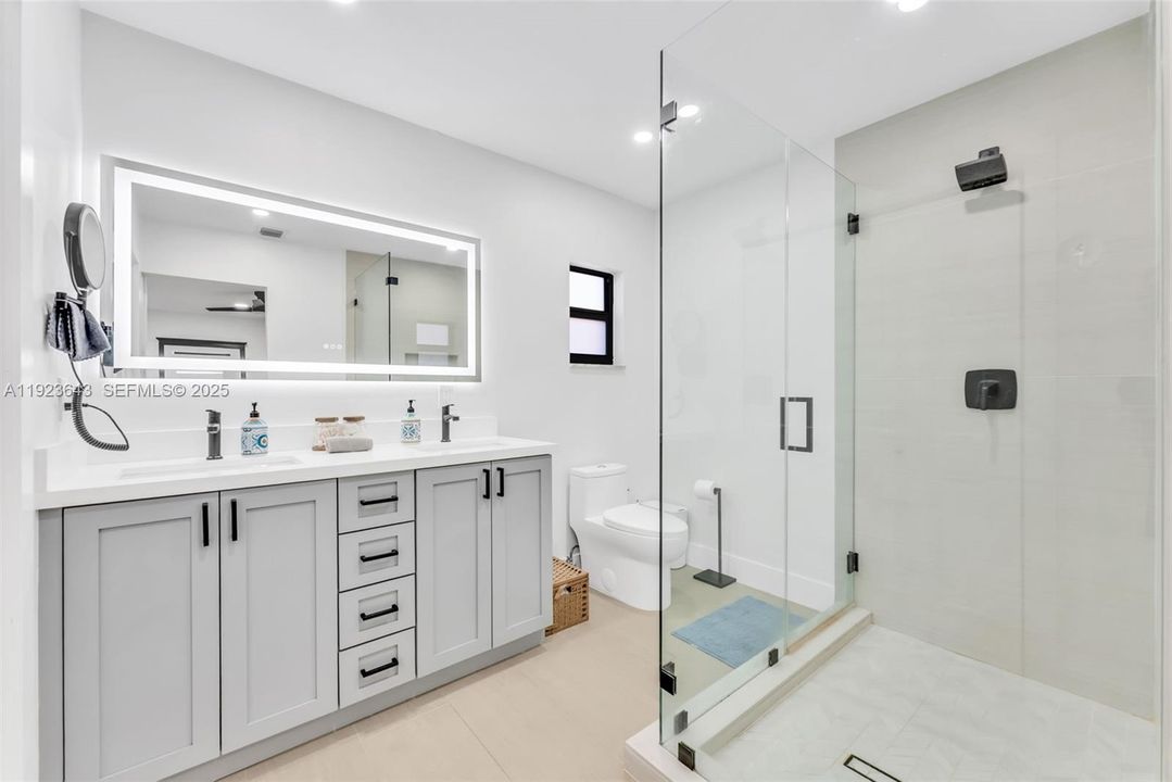 For Sale: $779,000 (3 beds, 2 baths, 1824 Square Feet)