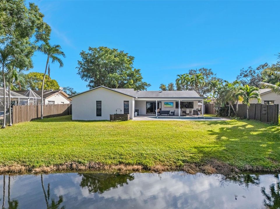For Sale: $779,000 (3 beds, 2 baths, 1824 Square Feet)