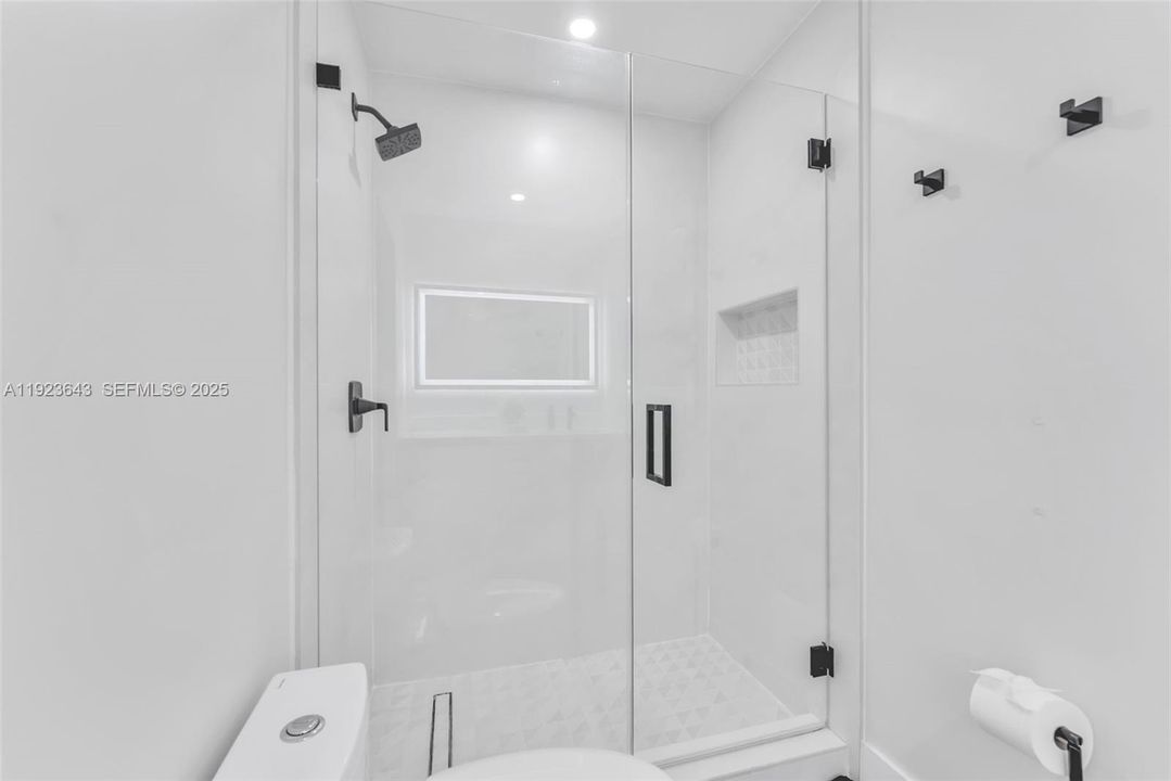 For Sale: $779,000 (3 beds, 2 baths, 1824 Square Feet)