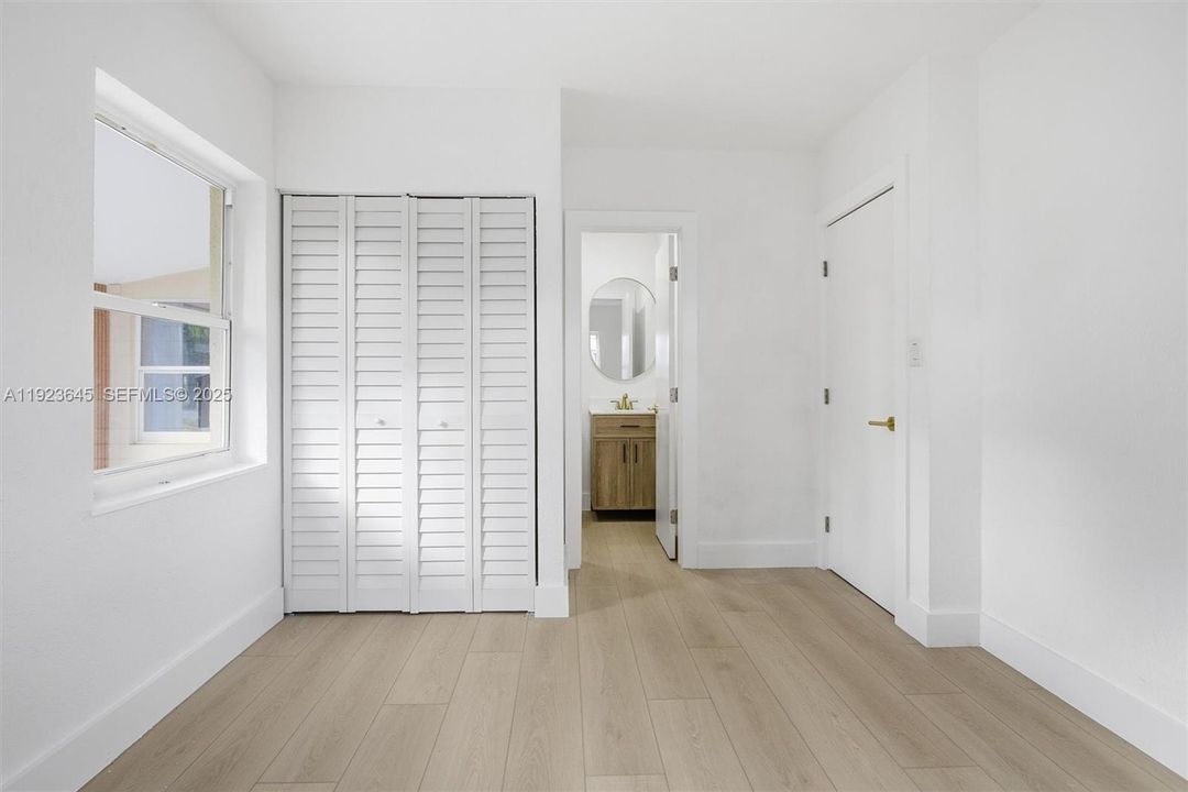 For Sale: $724,900 (3 beds, 2 baths, 942 Square Feet)