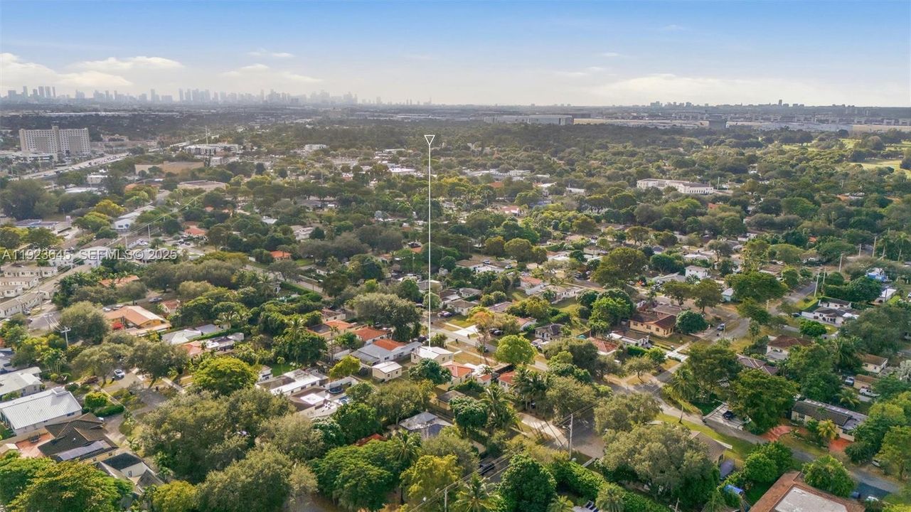 For Sale: $724,900 (3 beds, 2 baths, 942 Square Feet)