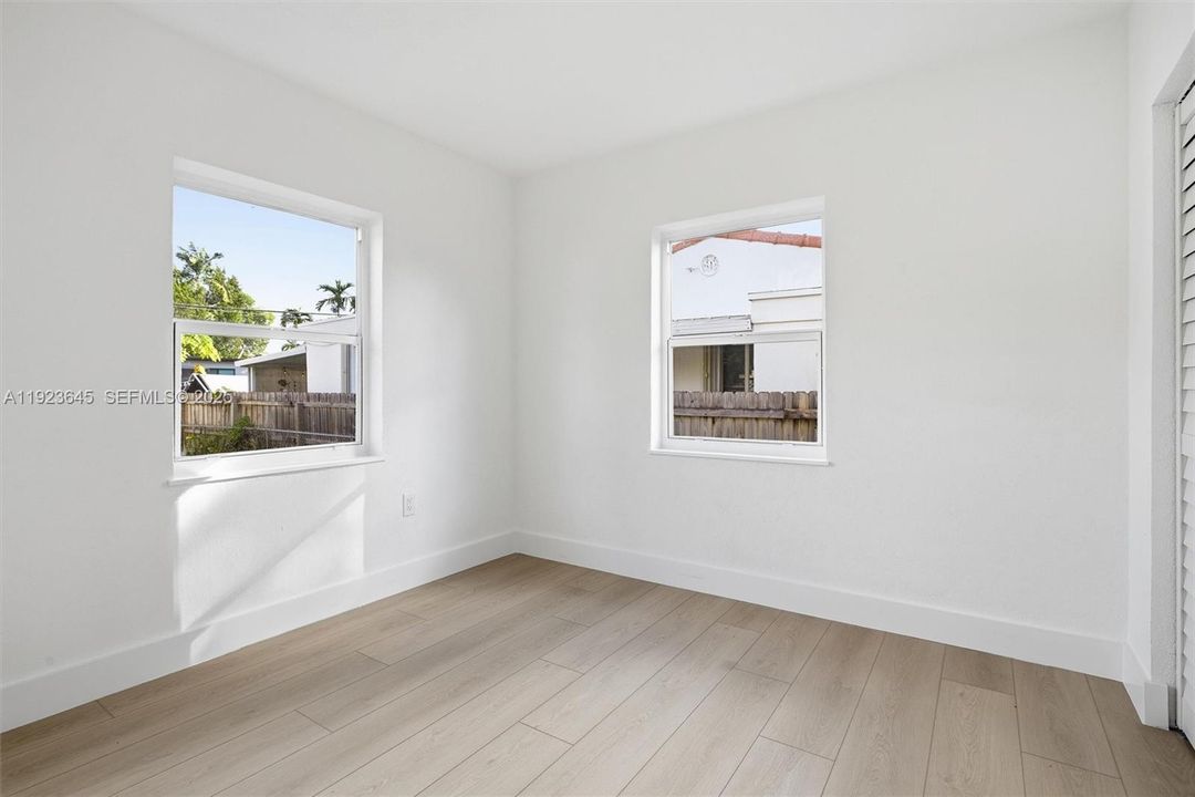 For Sale: $724,900 (3 beds, 2 baths, 942 Square Feet)