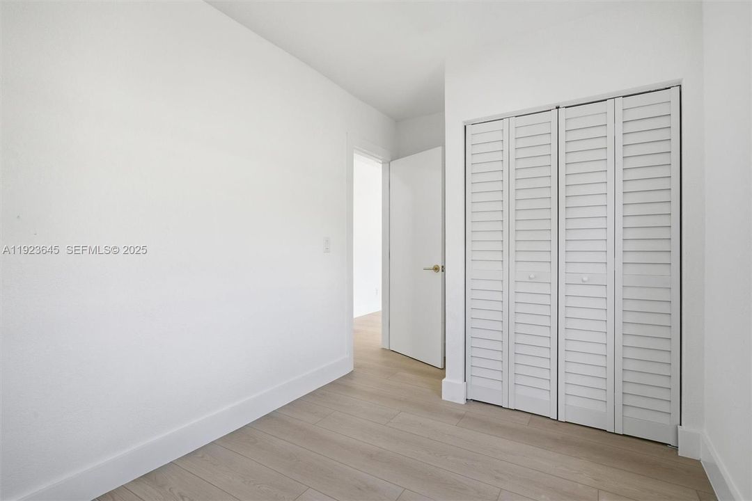 For Sale: $724,900 (3 beds, 2 baths, 942 Square Feet)