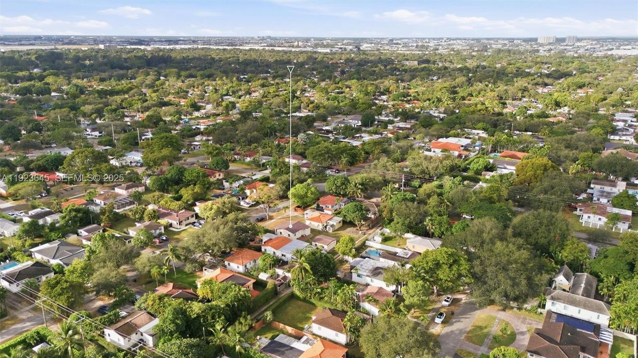 For Sale: $724,900 (3 beds, 2 baths, 942 Square Feet)