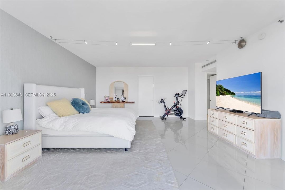 For Rent: $8,500 (4 beds, 3 baths, 2360 Square Feet)