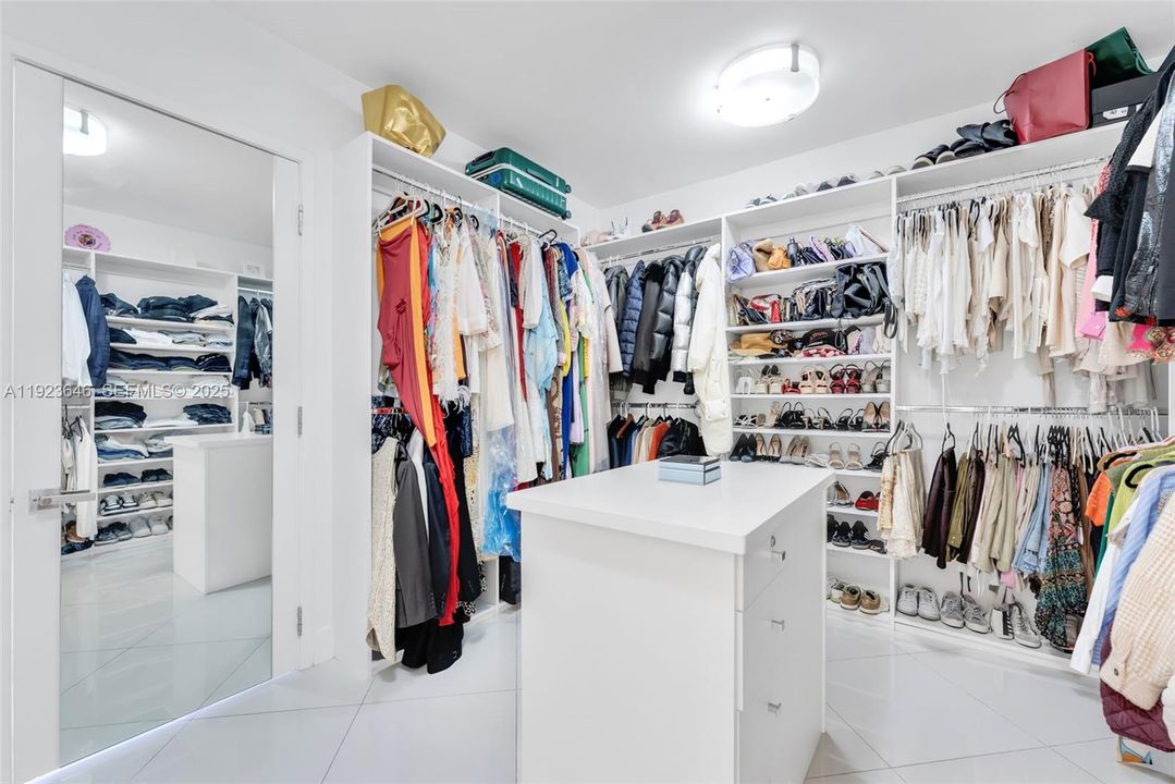 For Rent: $8,500 (4 beds, 3 baths, 2360 Square Feet)