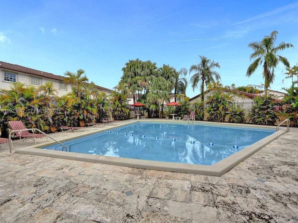 For Rent: $2,500 (2 beds, 2 baths, 900 Square Feet)