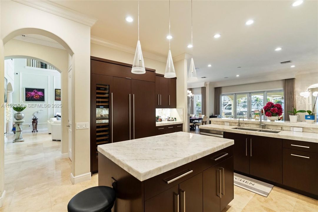 For Sale: $4,100,000 (5 beds, 6 baths, 4882 Square Feet)