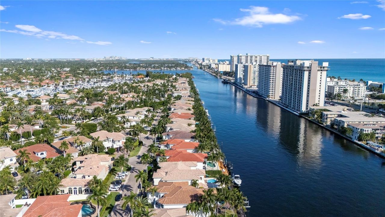 For Sale: $4,100,000 (5 beds, 6 baths, 4882 Square Feet)