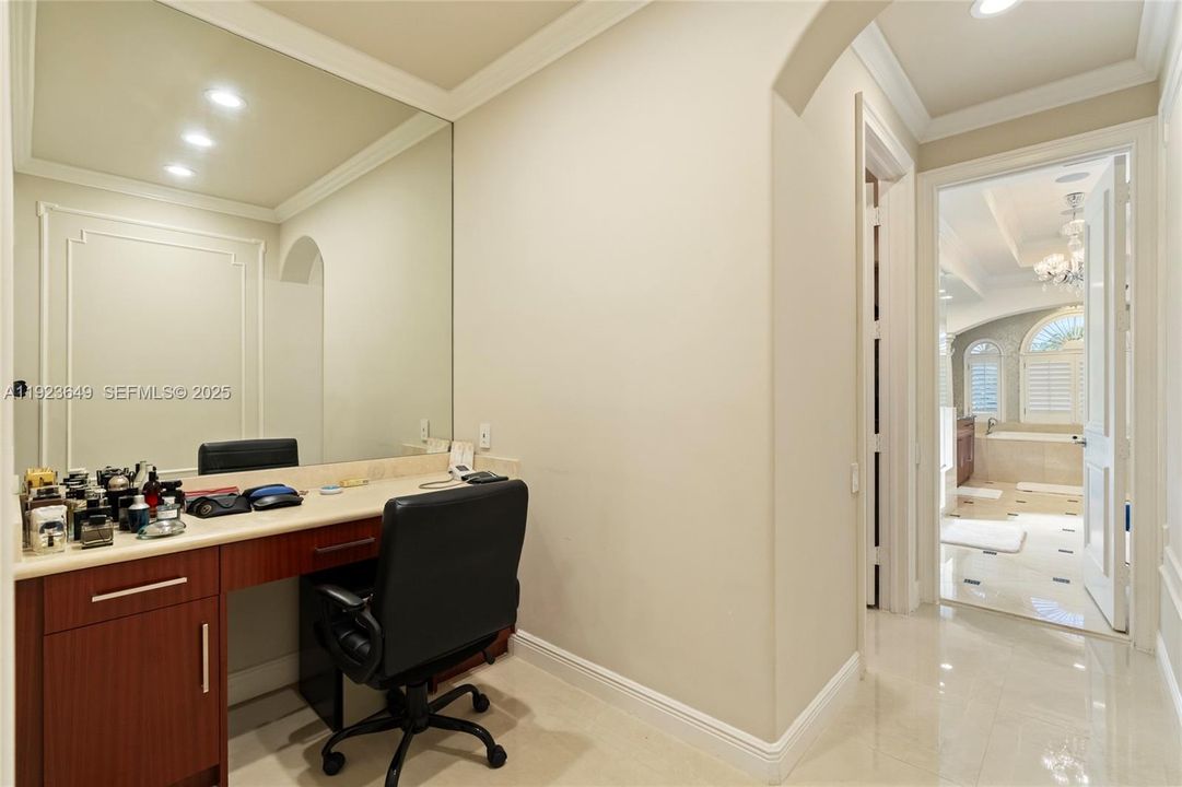 For Sale: $4,100,000 (5 beds, 6 baths, 4882 Square Feet)