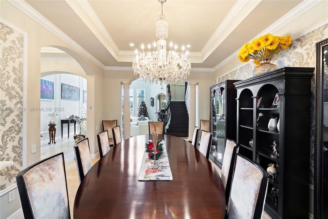 For Sale: $4,100,000 (5 beds, 6 baths, 4882 Square Feet)