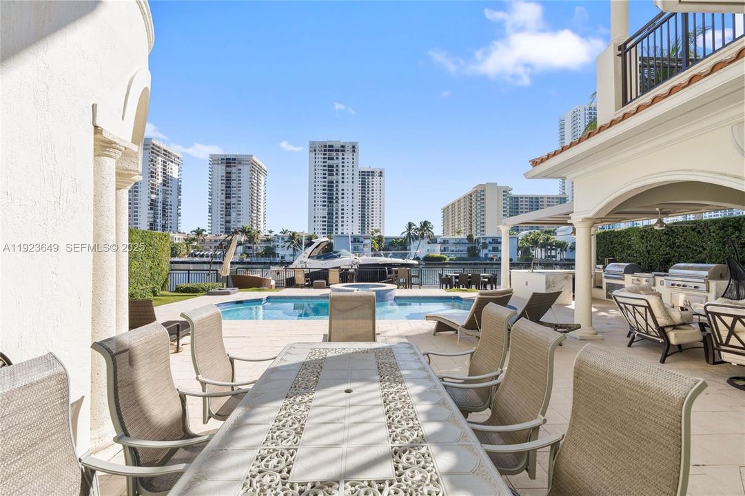 For Sale: $4,100,000 (5 beds, 6 baths, 4882 Square Feet)