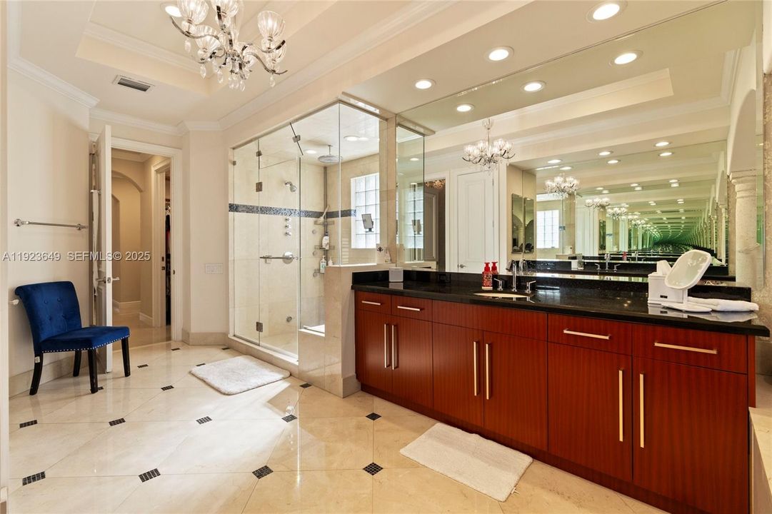 For Sale: $4,100,000 (5 beds, 6 baths, 4882 Square Feet)