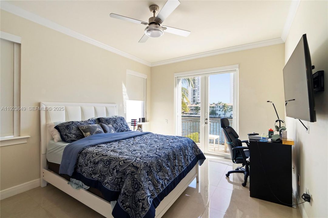 For Sale: $4,100,000 (5 beds, 6 baths, 4882 Square Feet)