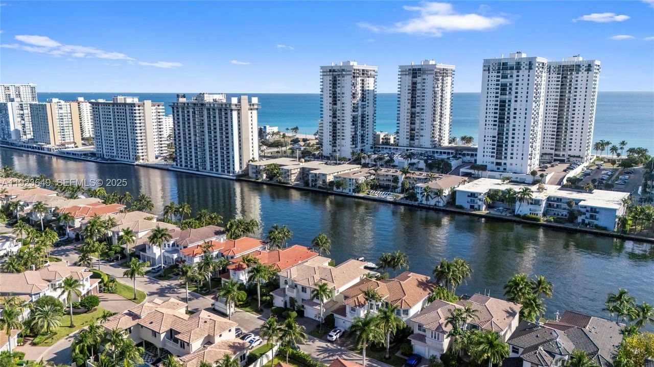 For Sale: $4,100,000 (5 beds, 6 baths, 4882 Square Feet)