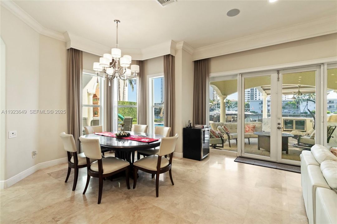 For Sale: $4,100,000 (5 beds, 6 baths, 4882 Square Feet)