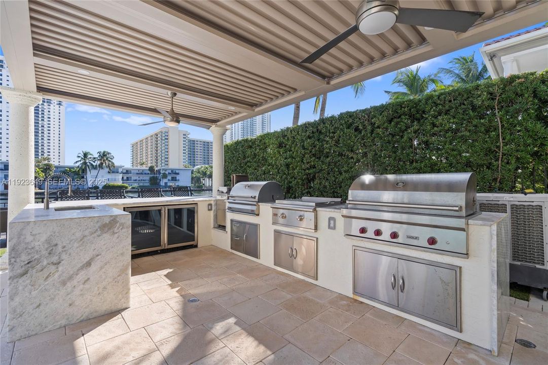 For Sale: $4,100,000 (5 beds, 6 baths, 4882 Square Feet)