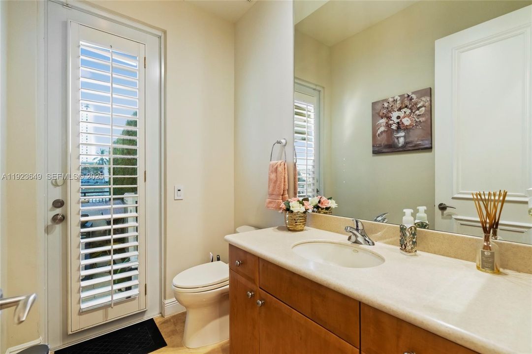 For Sale: $4,100,000 (5 beds, 6 baths, 4882 Square Feet)